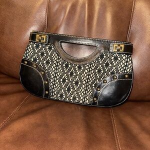 rafē | Black and Cream Lace-Pattern Clutch